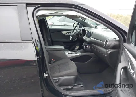 2021 Chevrolet Blazer Awd 2Lt from USA, damaged, VIN 3GNKBHR48MS559907